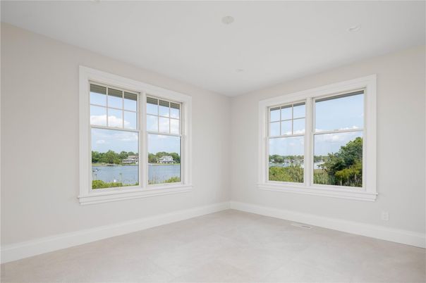 Empty room, Interior, Water