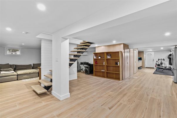 Fitness Equipment, Interior, Recessed Lighting, Wood Texture Flooring