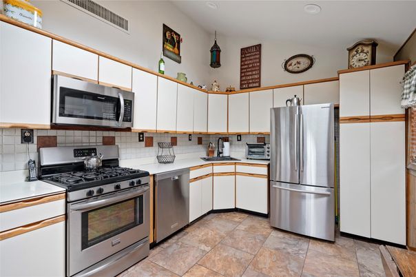 Interior, Kitchen, Stainless Steel Appliances