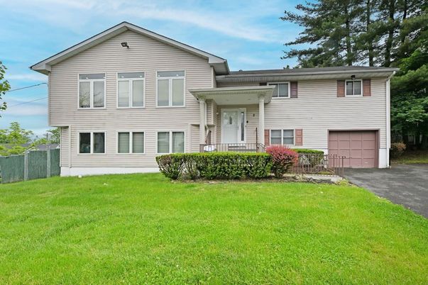 Attached, Backyard, Exterior, Facade, Split Level