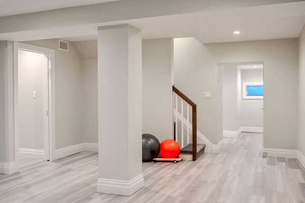 Interior, Recessed Lighting, Wood Texture Flooring