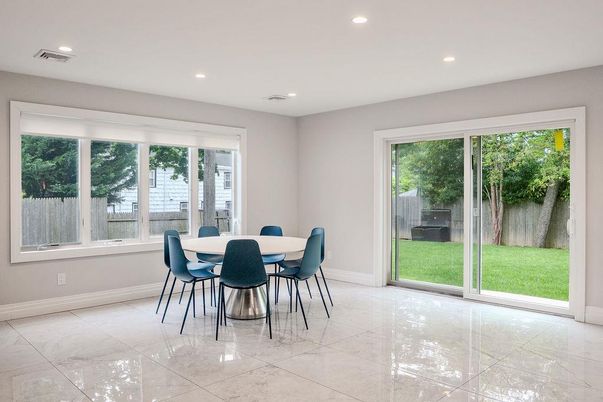 Dining room, Interior, Recessed Lighting