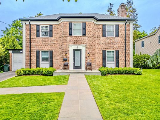 Backyard, Exterior, Facade, Brick Facade, Georgian