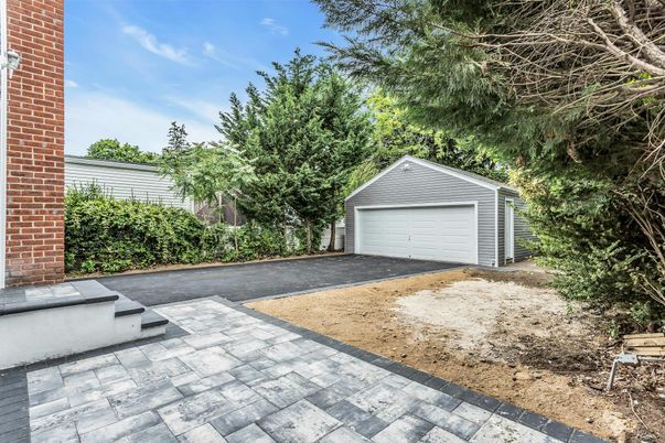 Detached Garage, Exterior
