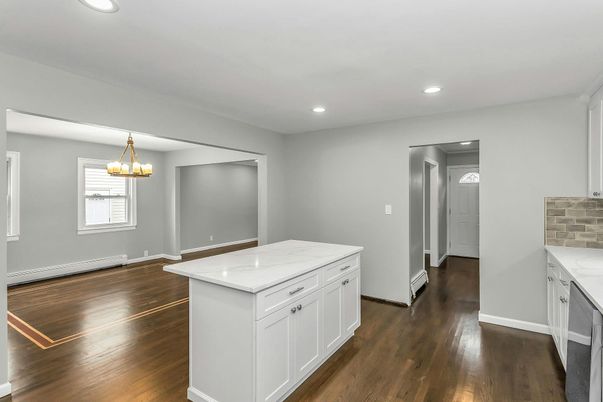 Interior, Pendant Lights, Recessed Lighting, Wood Texture Flooring