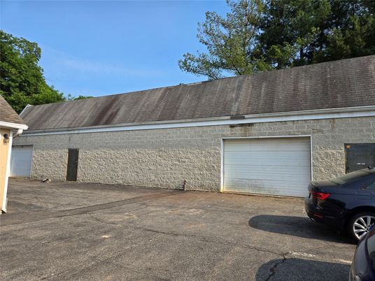 Detached Garage, Exterior
