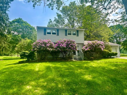 Backyard, Exterior, Facade, Raised Ranch