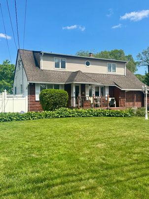 Backyard, Exterior, Facade, Brick Facade, Cape Cod