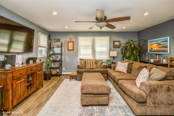 Interior, Living room, Recessed Lighting, Wood Texture Flooring