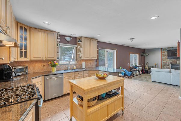 Dining room, Interior, Kitchen, Recessed Lighting