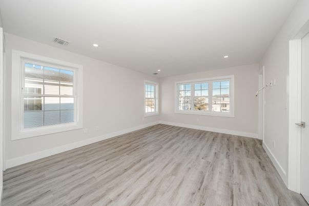 Empty room, Interior, Recessed Lighting, Wood Texture Flooring