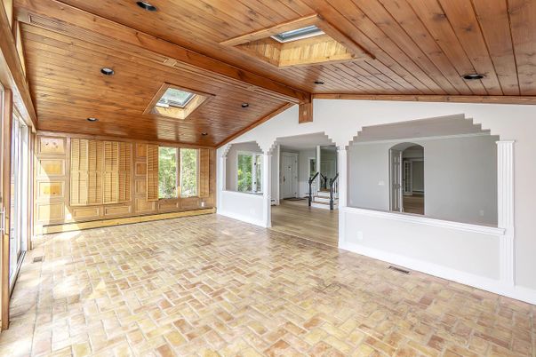 Empty room, Interior, Wooden Beams, Wooden Ceilings, Wooden Walls