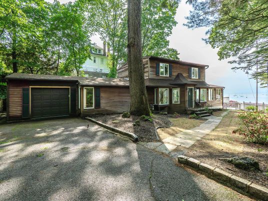 Attached, Exterior, Facade, Log Home