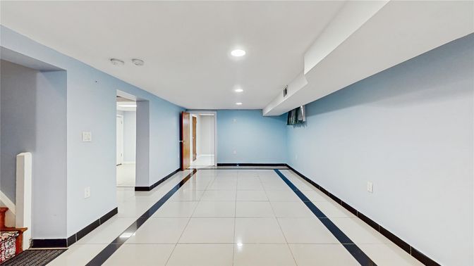 Empty room, Interior, Recessed Lighting