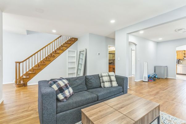 Interior, Living room, Recessed Lighting, Wood Texture Flooring