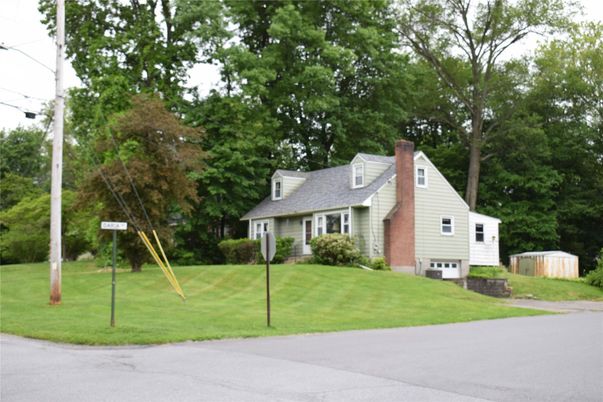 Backyard, Exterior, Facade, Cape Cod