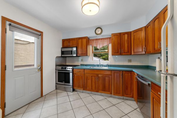 Interior, Kitchen, Stainless Steel Appliances