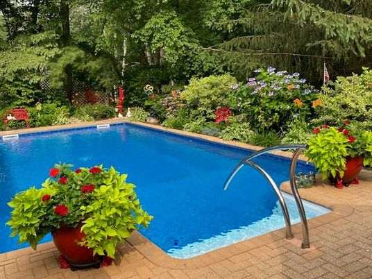 Exterior, Pool