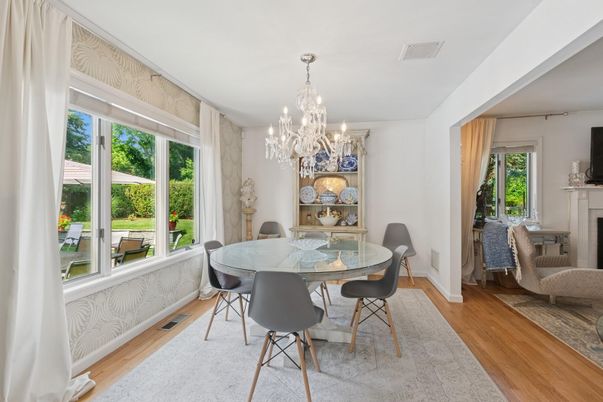 Chandelier, Dining room, Fireplace, Interior, Wood Texture Flooring