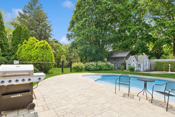Exterior, Pool