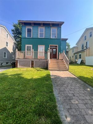 Backyard, Exterior, Facade, American Foursquare
