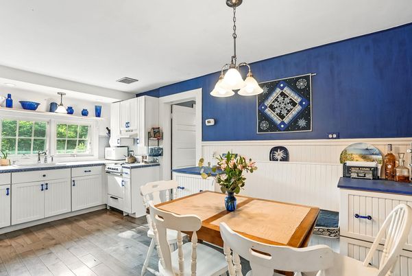 Dining room, Interior, Kitchen, Pendant Lights, Wood Texture Flooring