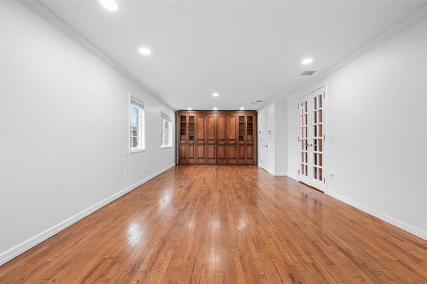 Empty room, Interior, Recessed Lighting, Wood Texture Flooring