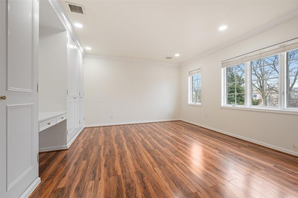 Empty room, Interior, Recessed Lighting, Wood Texture Flooring