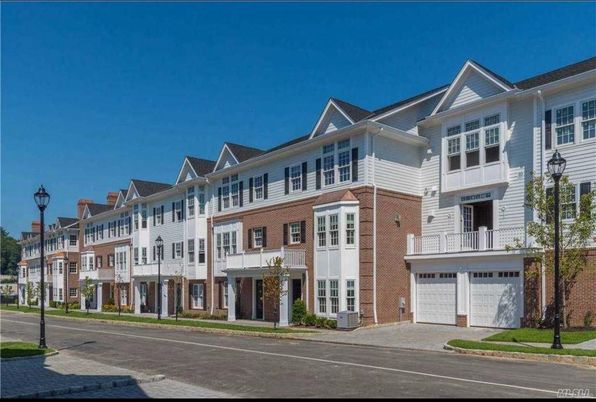 Attached, Exterior, Facade, Brick Facade, Rowhouse