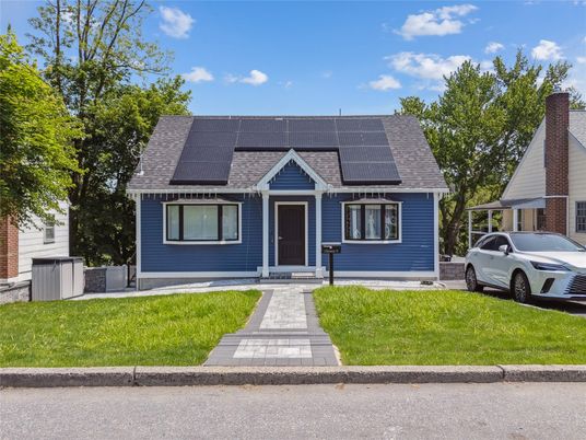 Exterior, Facade, Solar Panels, Cape Cod