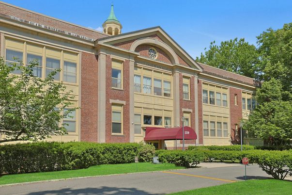Exterior, Facade, Brick Facade, Georgian