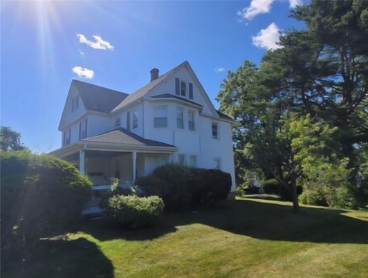Backyard, Exterior, Facade, Queen Anne Victorian