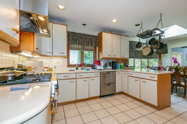Dining room, Interior, Kitchen, Recessed Lighting