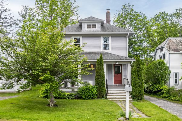Exterior, Facade, American Foursquare