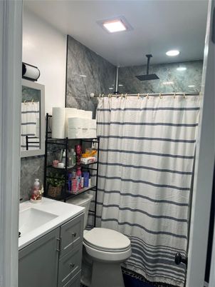 Bathroom, Interior, Marble Walls, Recessed Lighting