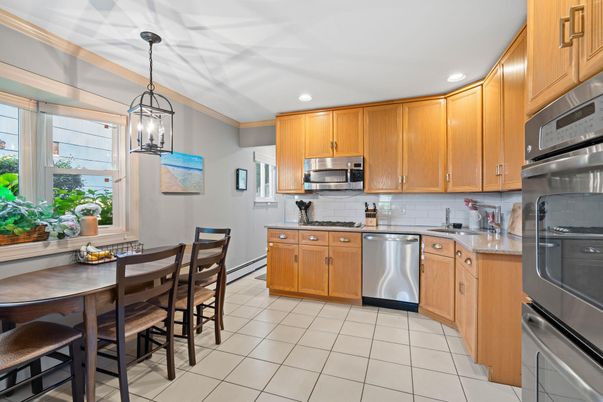 Dining room, Interior, Kitchen, Pendant Lights, Recessed Lighting, Stainless Steel Appliances