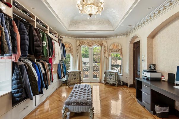 Chandelier, Interior, Walk-in Closets, Wood Texture Flooring