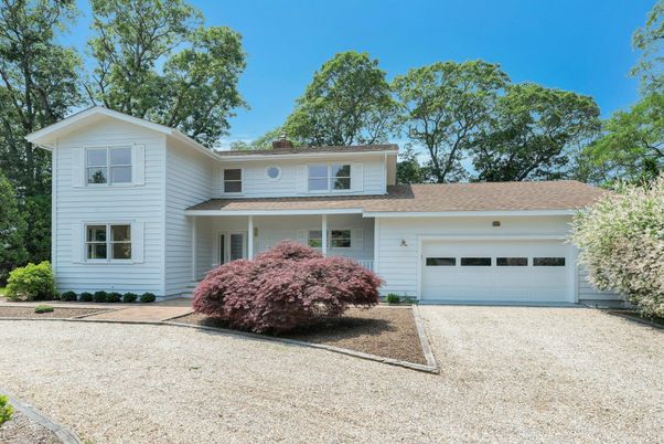 Attached, Exterior, Facade, Farmhouse