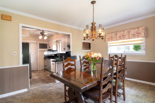 Chandelier, Dining room, Interior, Kitchen