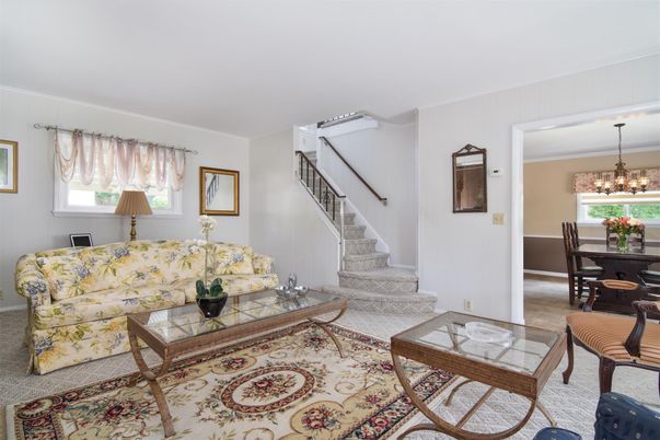 Chandelier, Dining room, Interior, Living room