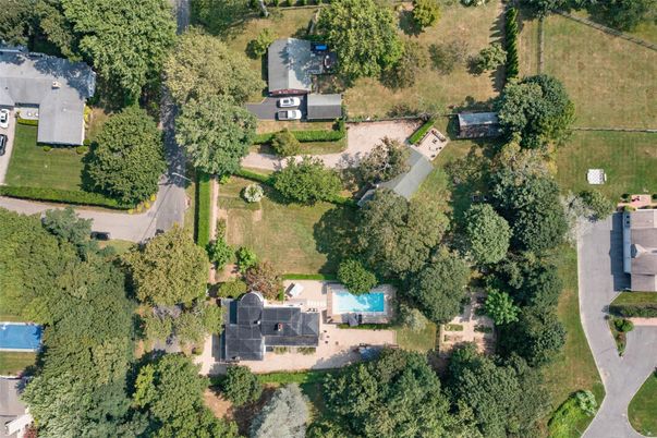 Exterior, Drone