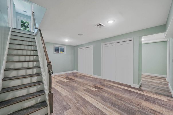 Empty room, Interior, Recessed Lighting, Wood Texture Flooring