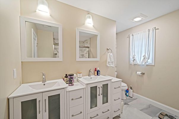 Bathroom, Dual Sink Vanities, Interior