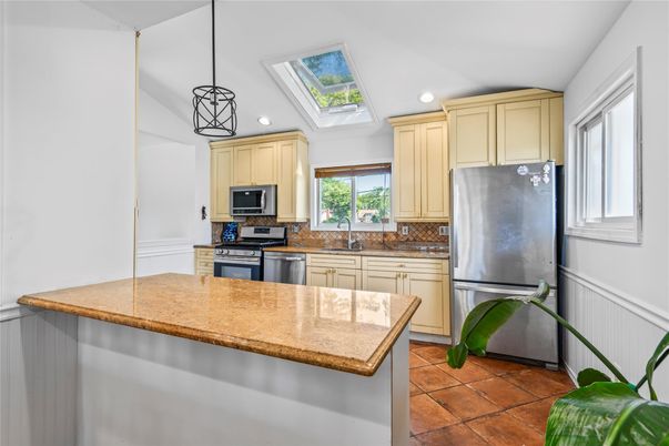 Interior, Kitchen, Pendant Lights, Recessed Lighting, Stainless Steel Appliances