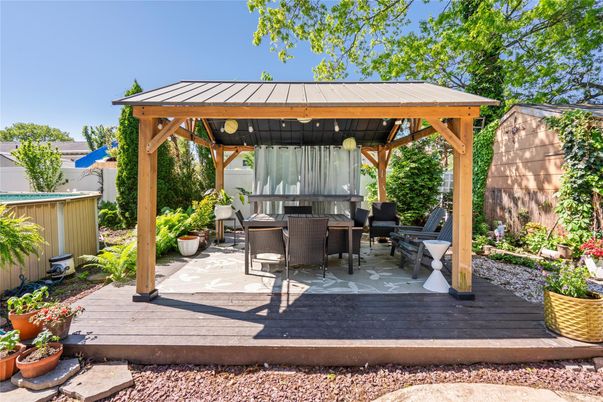 Exterior, Hot Tub