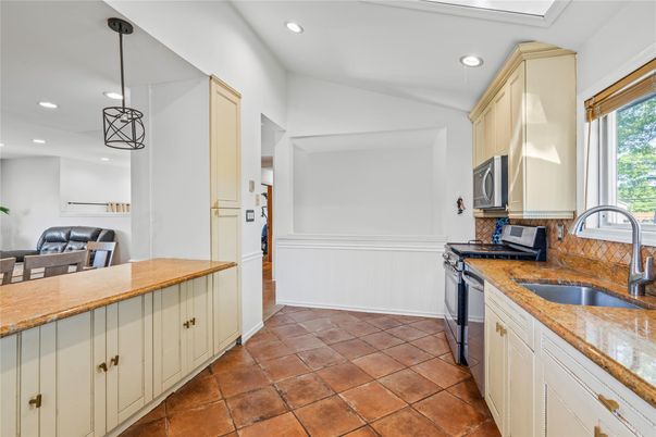 Interior, Kitchen, Pendant Lights, Recessed Lighting