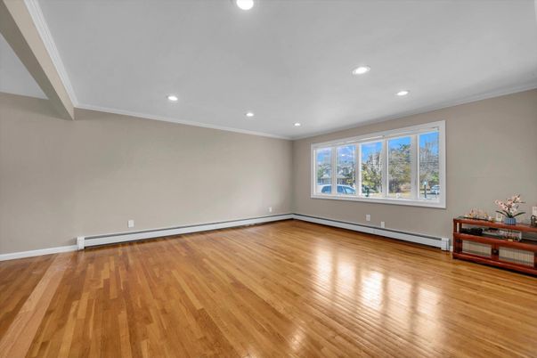 Empty room, Interior, Recessed Lighting, Wood Texture Flooring