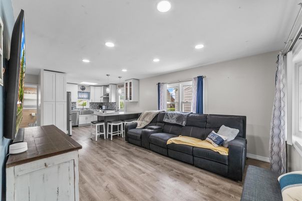Interior, Kitchen, Living room, Pendant Lights, Recessed Lighting, Wood Texture Flooring