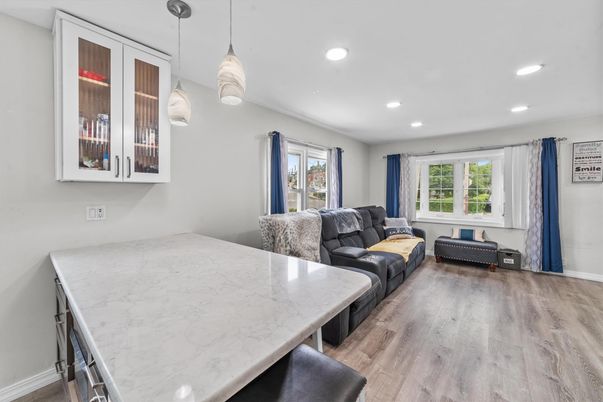 Dining room, Interior, Living room, Pendant Lights, Recessed Lighting, Wood Texture Flooring
