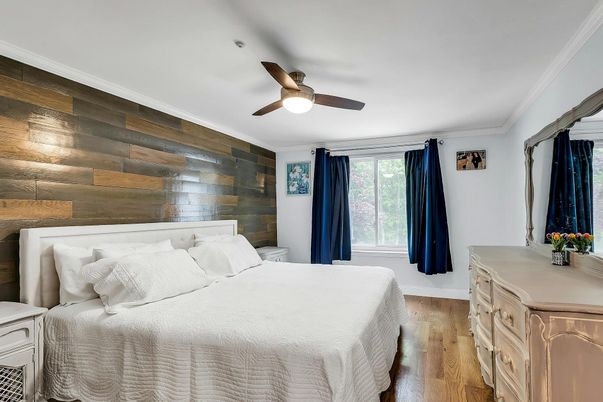 Bedroom, Interior, Wood Texture Flooring, Wooden Walls